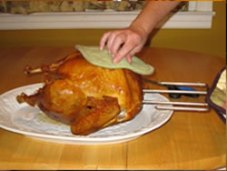 11-ultimate-turkey-rack-removing-the-turkey